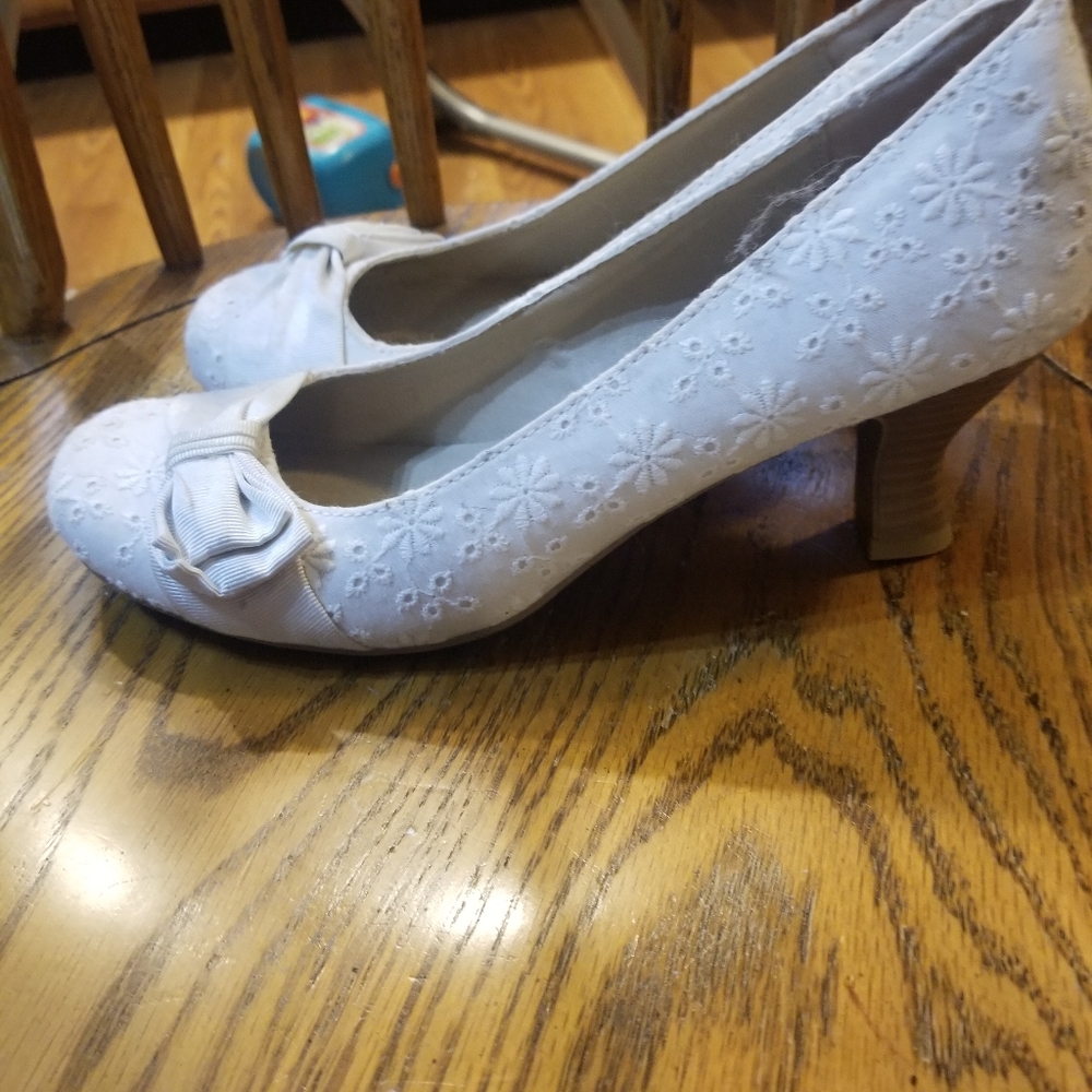 Womens white lace heels